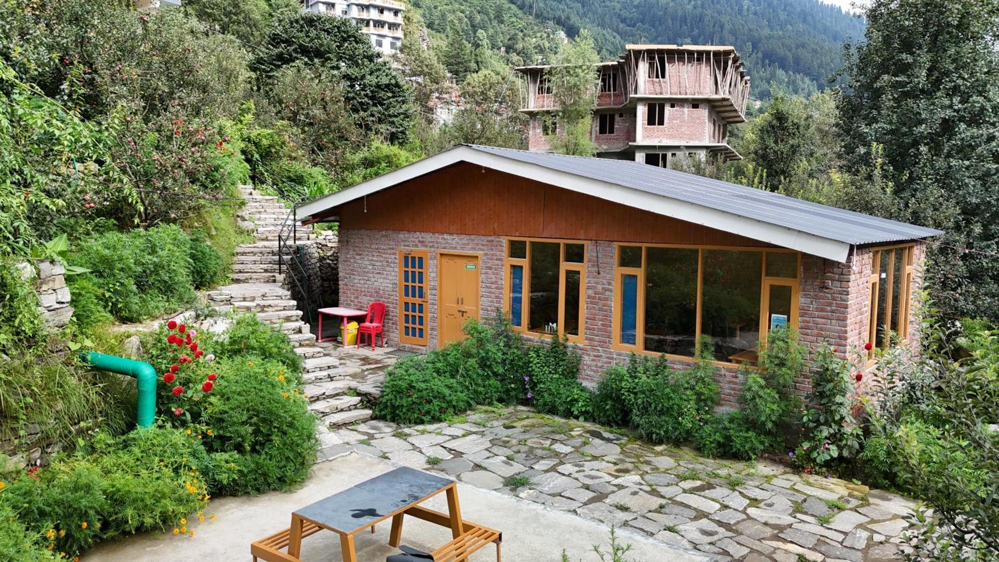 Вилла Lotus Retreat Манали Экстерьер фото